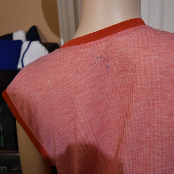 Women's NIKE Breathe sleeve less Loose fit DRI FIT TOP MSRP 55.00 S-L New W Tag - Picture 4 of 6